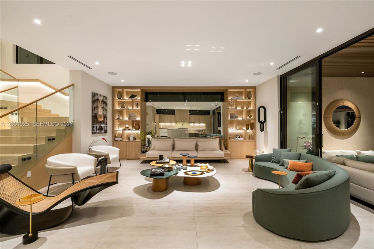 707 NE 77th St, Unit n/a, Miami, FL 33138 Photo