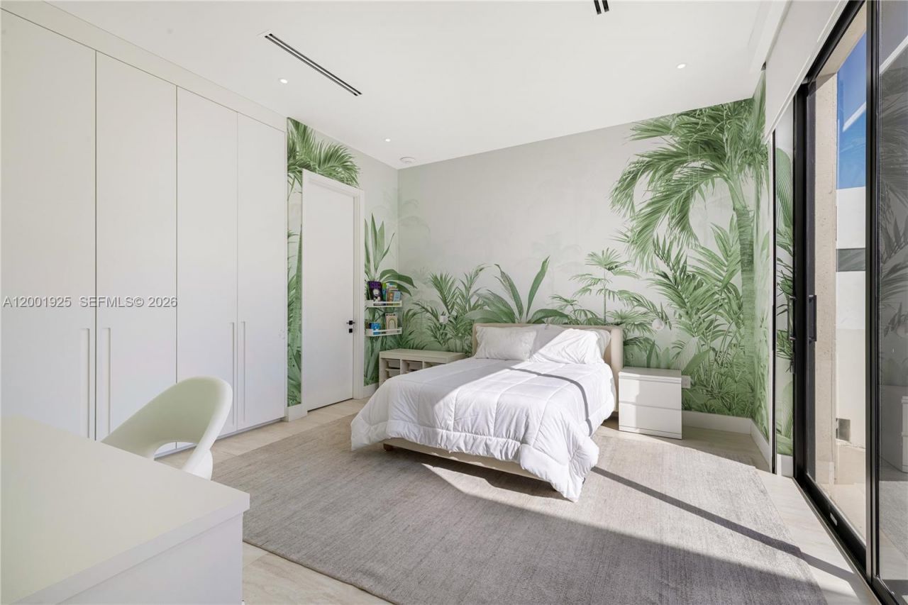 707 NE 77th St, Unit n/a, Miami, FL 33138 Photo