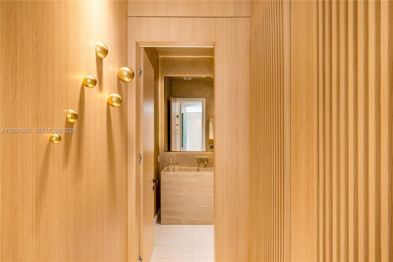 707 NE 77th St, Unit n/a, Miami, FL 33138 Photo