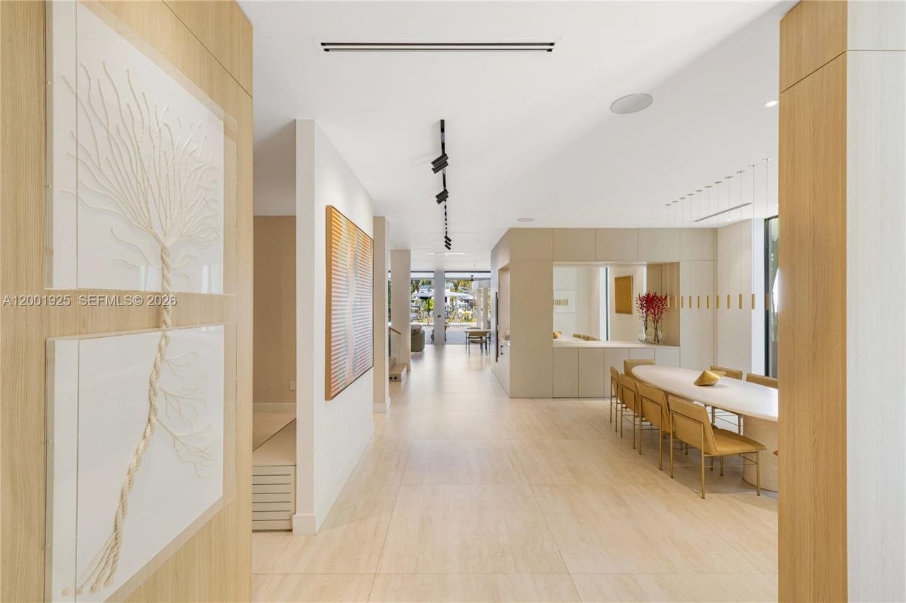 707 NE 77th St, Unit n/a, Miami, FL 33138 Photo