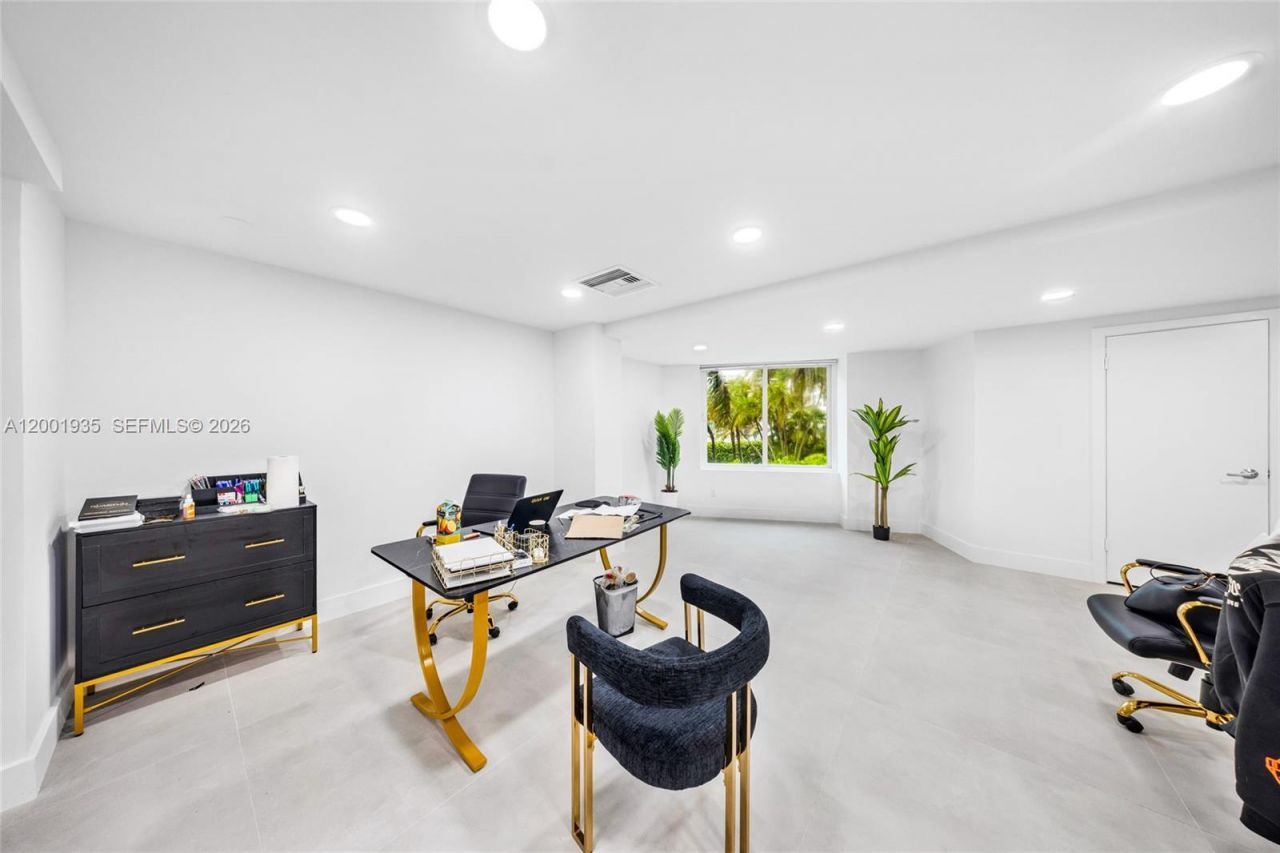 5401 Collins Ave, Unit CU-9, Miami Beach, FL 33140 Photo