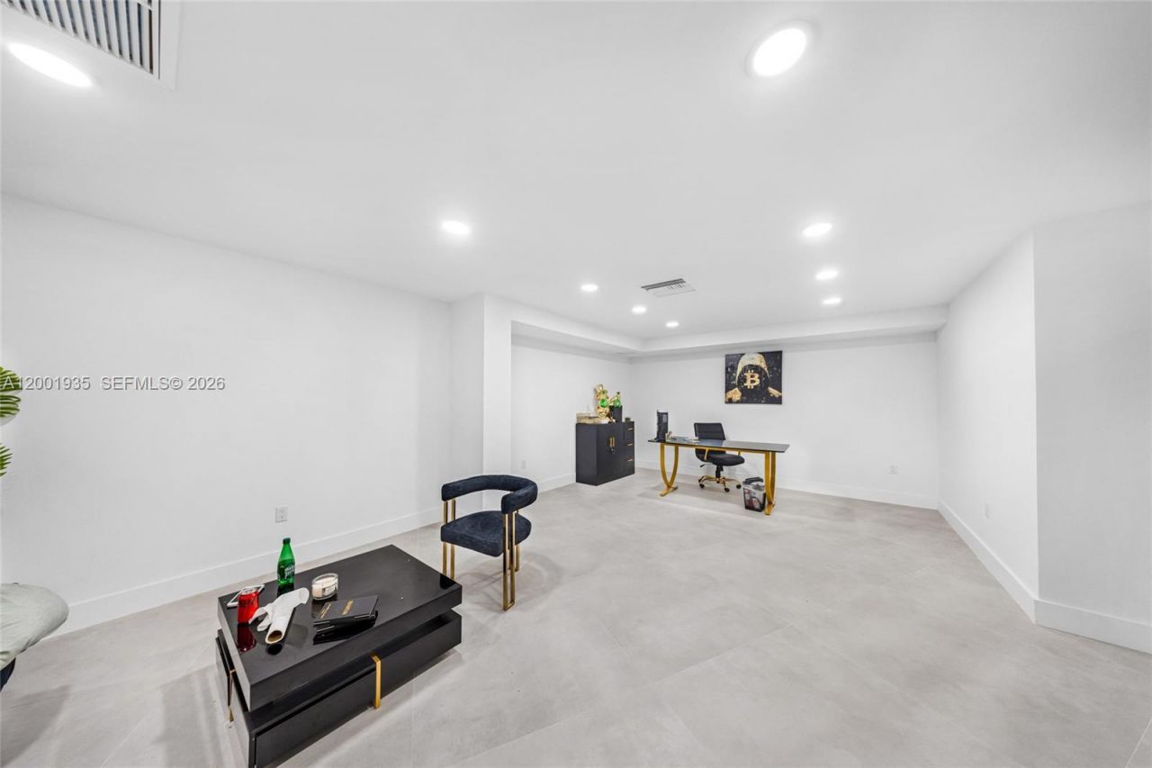 5401 Collins Ave, Unit CU-9, Miami Beach, FL 33140 Photo