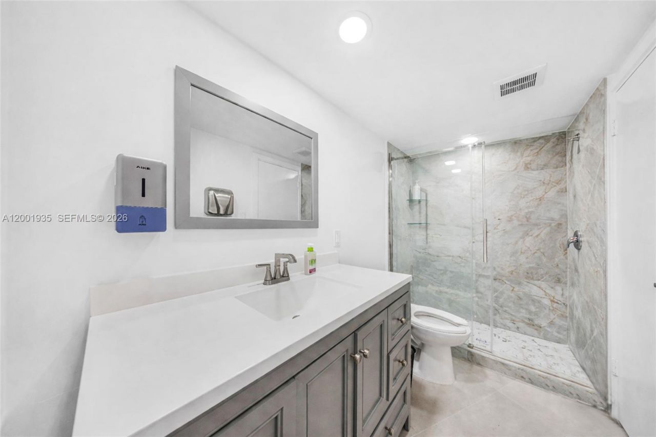 5401 Collins Ave, Unit CU-9, Miami Beach, FL 33140 Photo