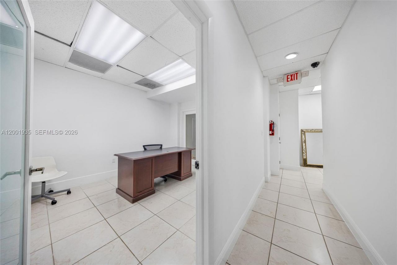5401 Collins Ave, Unit CU-9, Miami Beach, FL 33140 Photo