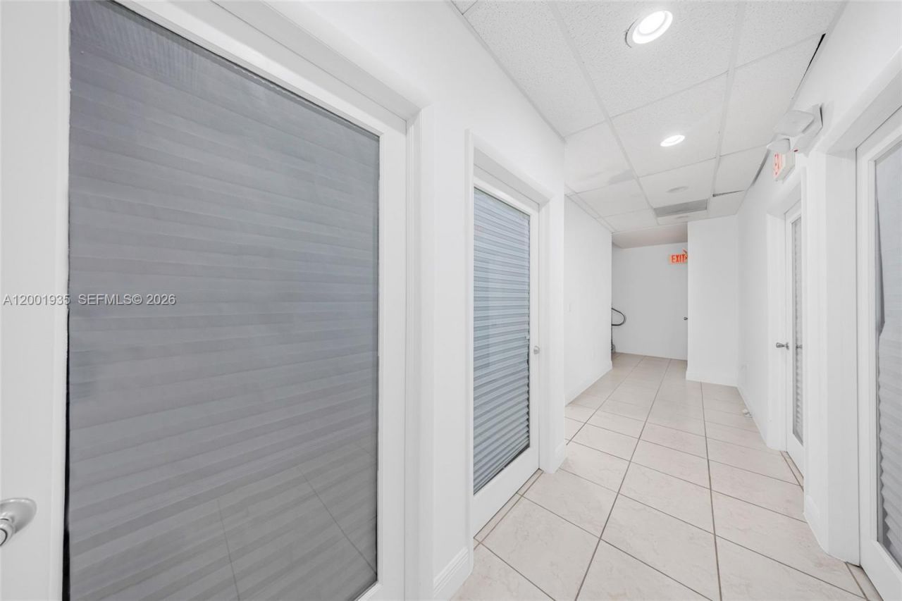 5401 Collins Ave, Unit CU-9, Miami Beach, FL 33140 Photo