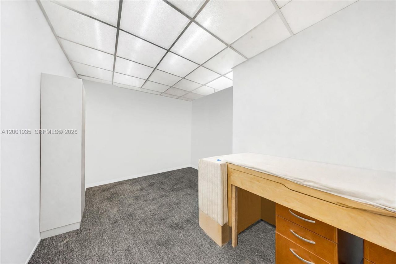 5401 Collins Ave, Unit CU-9, Miami Beach, FL 33140 Photo