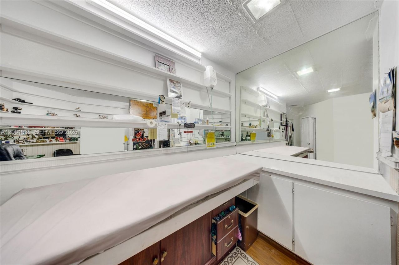 5401 Collins Ave, Unit CU-9, Miami Beach, FL 33140 Photo