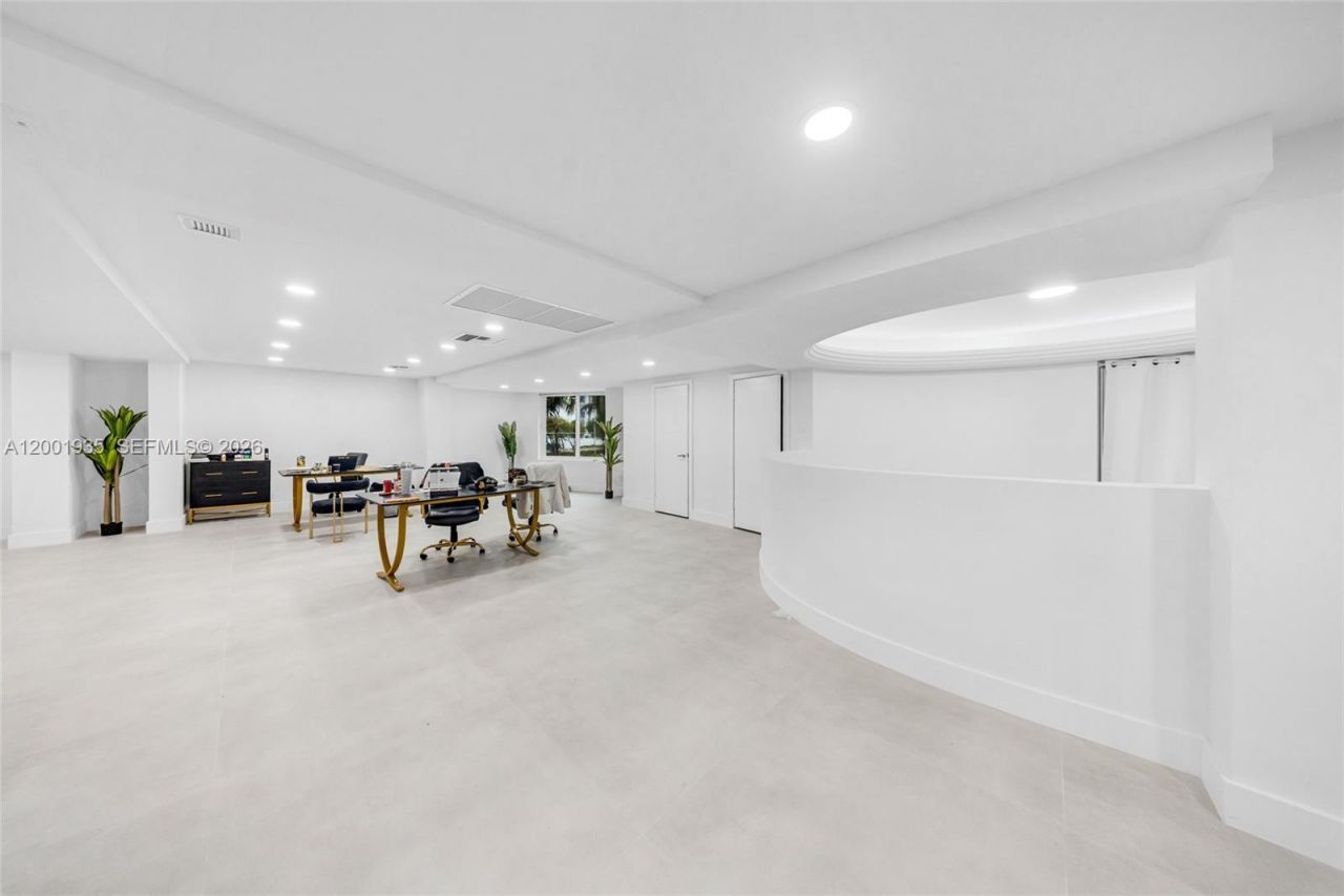 5401 Collins Ave, Unit CU-9, Miami Beach, FL 33140 Photo