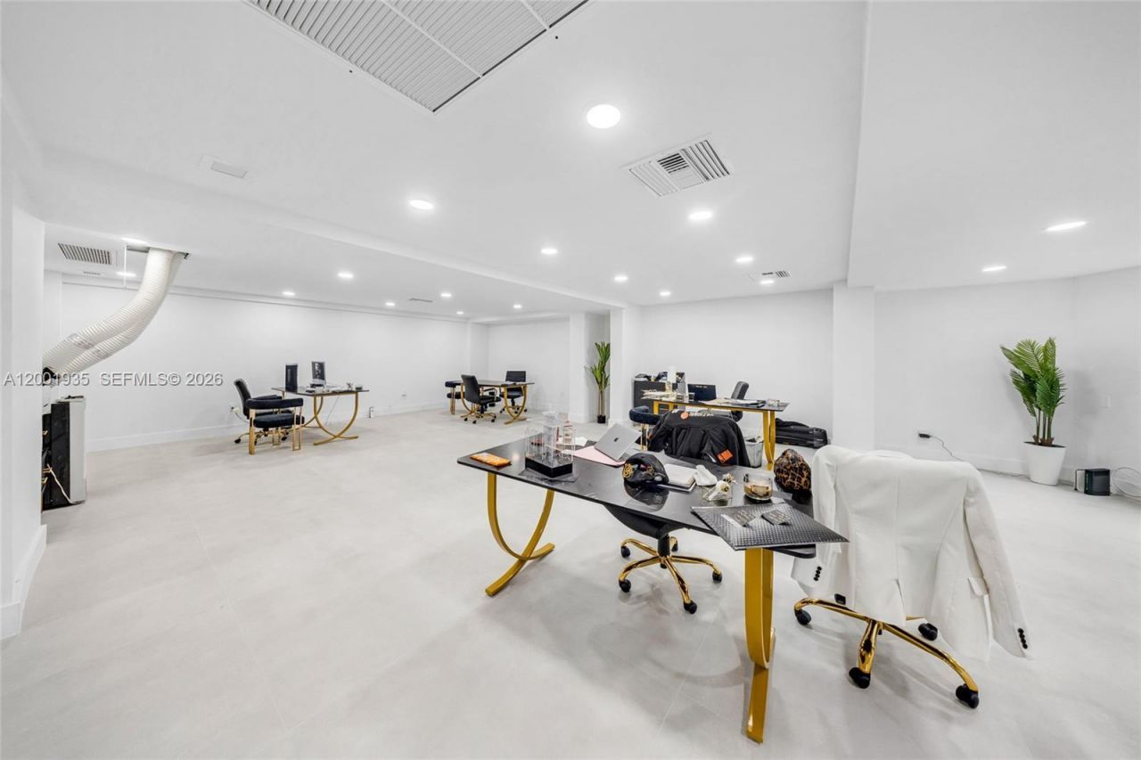 5401 Collins Ave, Unit CU-9, Miami Beach, FL 33140 Photo