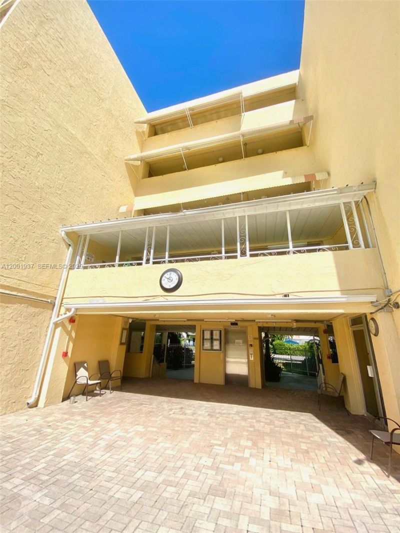 210 172nd St, Unit 226, Sunny Isles Beach, FL 33160 Photo