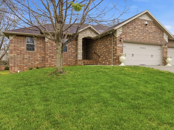 5618 E Pearson Parkway , Strafford, MO 65757