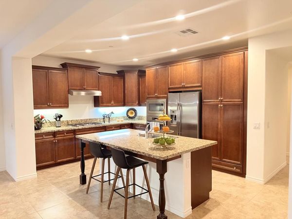 570 Calle Vibrante, Palm Desert, CA 92211