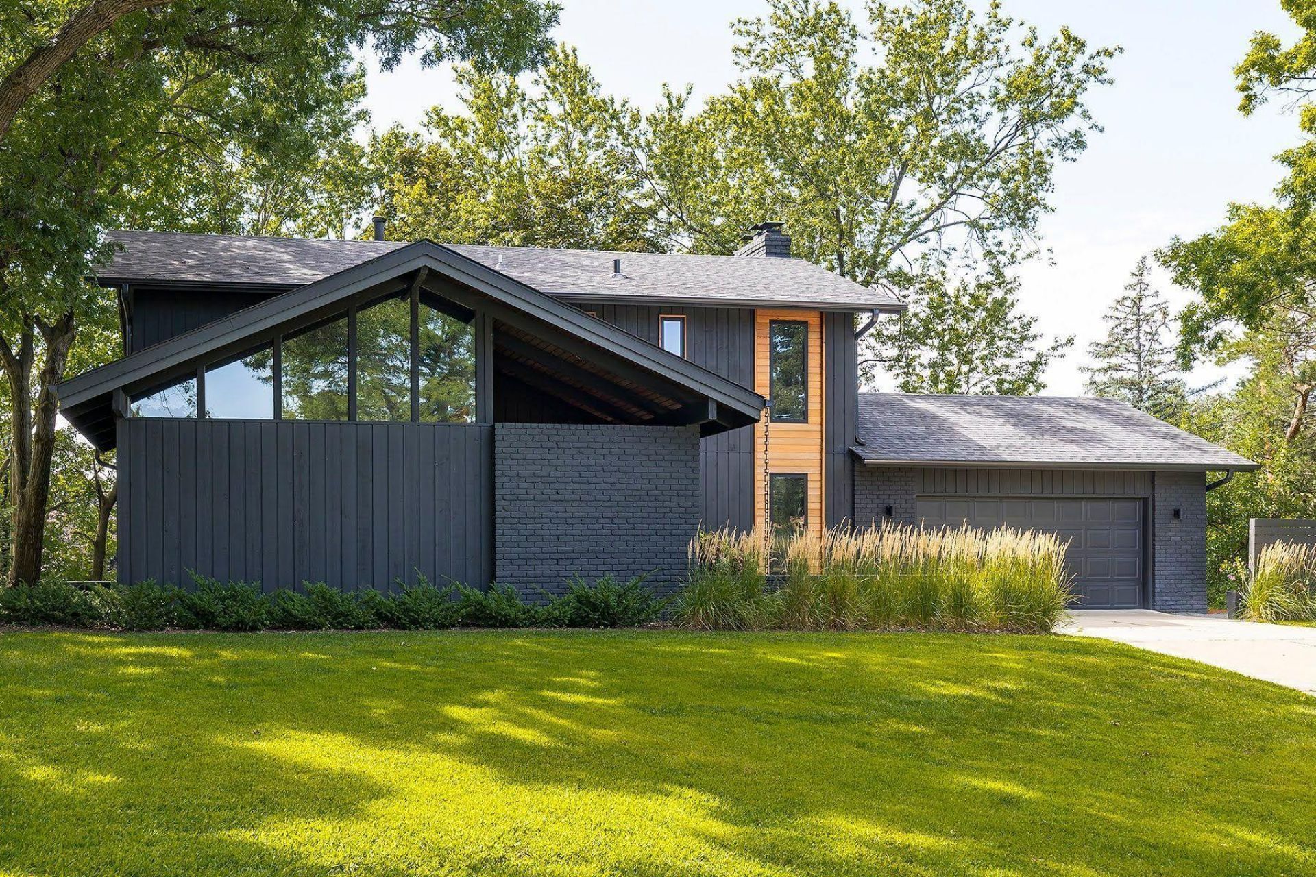 6827 Kingston Circle N, Golden Valley, MN 55427