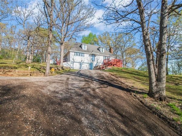 2029 Pepper Hill Lane, Oak Grove, MO 64075