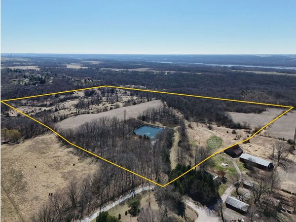 Ziegler Ave, Blue Grass, IA 52726