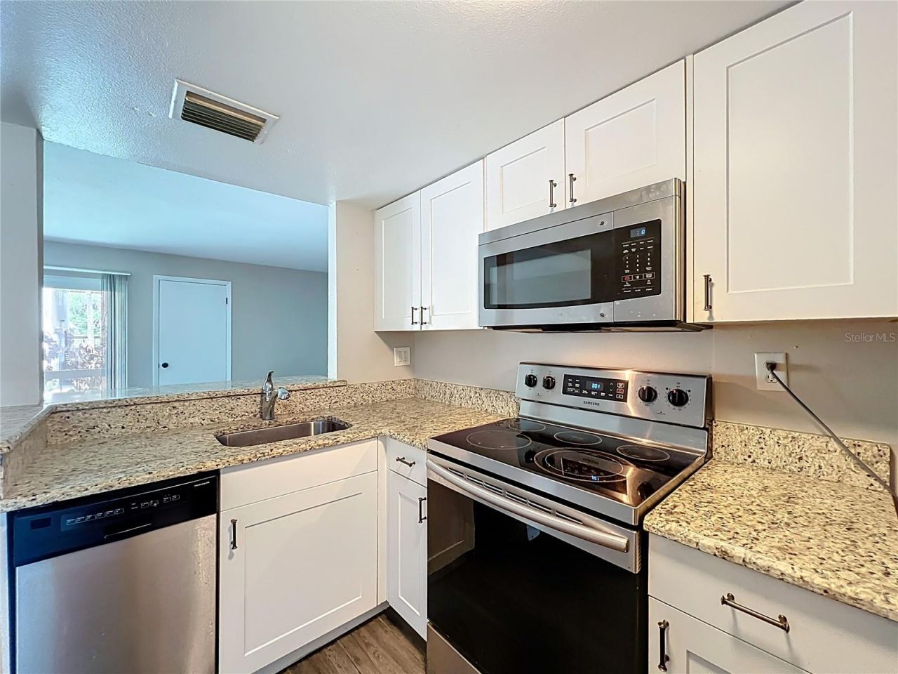 590 Orange Drive, Unit 136, Altamonte Springs, FL 32701 Photo