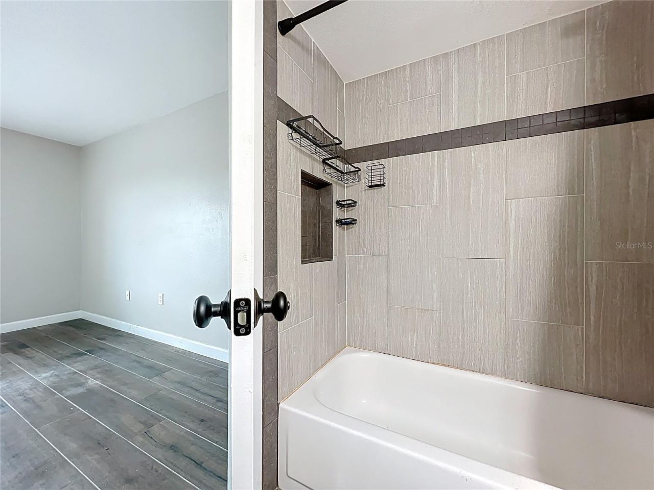 590 Orange Drive, Unit 136, Altamonte Springs, FL 32701 Photo