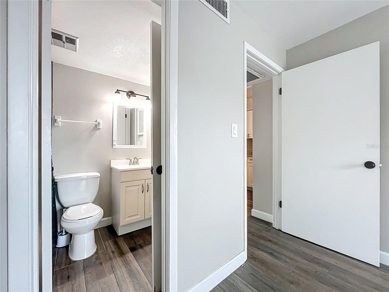 590 Orange Drive, Unit 136, Altamonte Springs, FL 32701 Photo