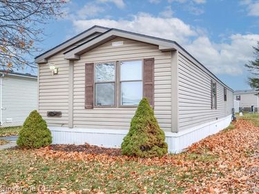 17101 Kropf Avenue, Springfield Twp, MI 48350