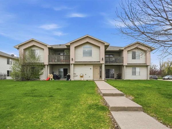 1355 N Jones Blvd, Unit 5, North Liberty, IA 52317