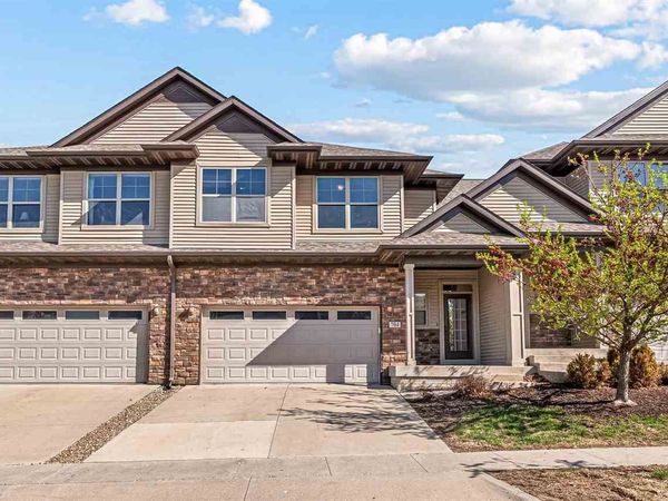 704 Mission Point Rd, Iowa City, IA 52245