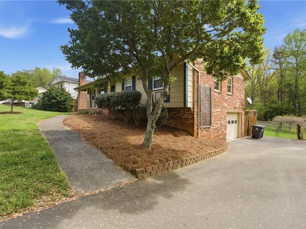 2545 Wood Valley Road , Winston-Salem, NC 27106