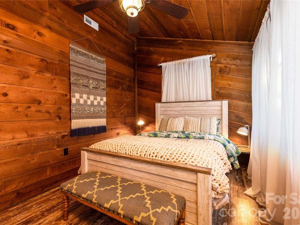 221 Pineville Matthews Road , Matthews, NC 28105