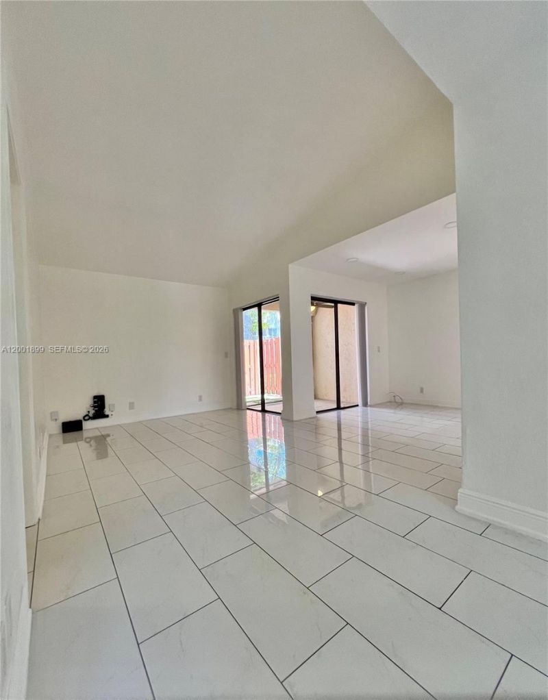 6109 NW 171st St, Hialeah, FL 33015 Photo