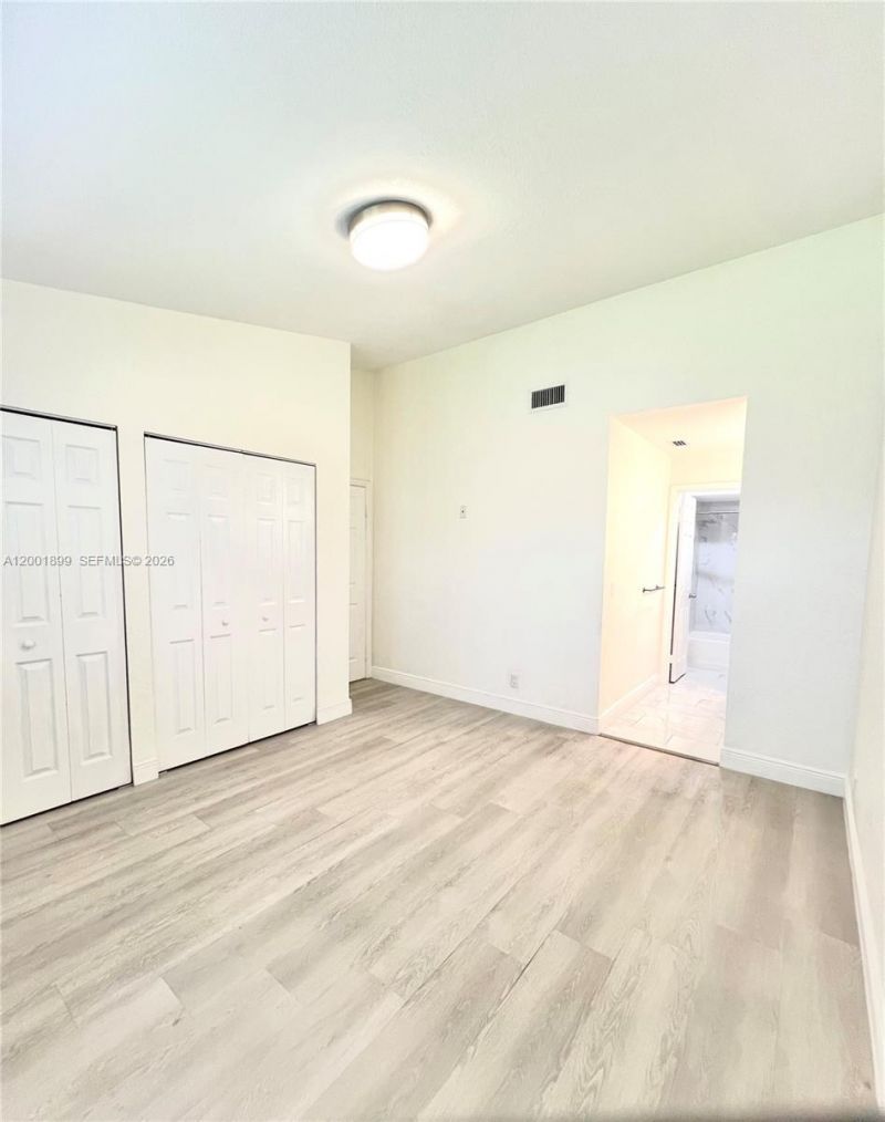 6109 NW 171st St, Hialeah, FL 33015 Photo