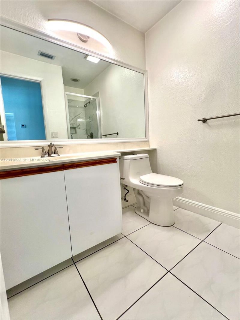 6109 NW 171st St, Hialeah, FL 33015 Photo
