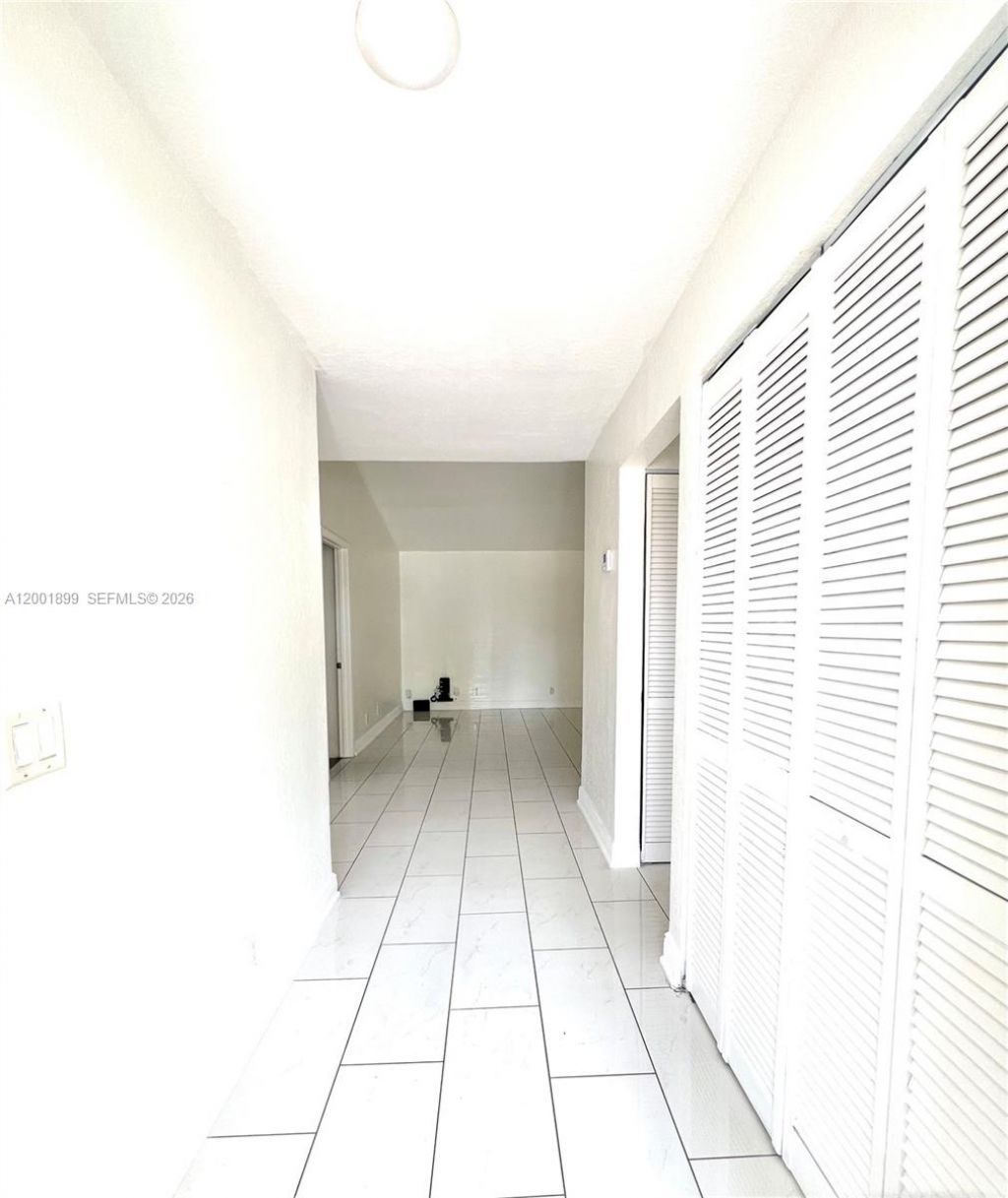 6109 NW 171st St, Hialeah, FL 33015 Photo