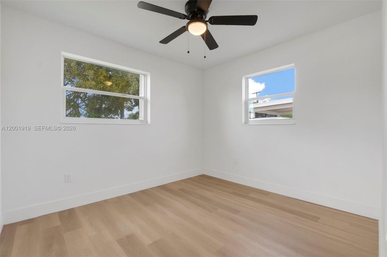 7970 NW 176th St, Hialeah, FL 33015 Photo