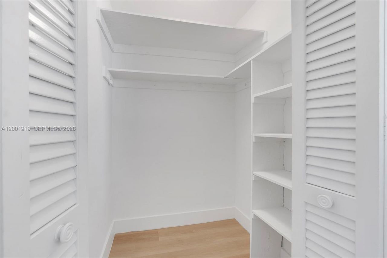 7970 NW 176th St, Hialeah, FL 33015 Photo