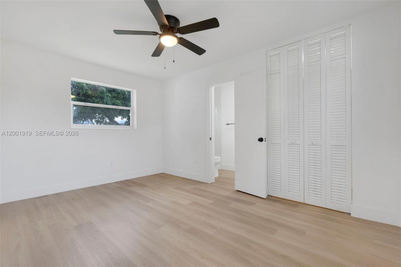 7970 NW 176th St, Hialeah, FL 33015 Photo