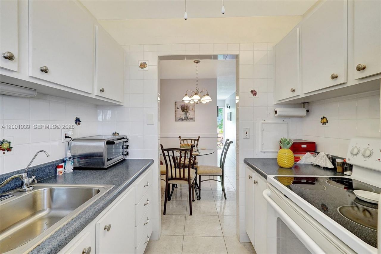 16801 NE 13th Ave, Unit 206, Miami, FL 33162 Photo