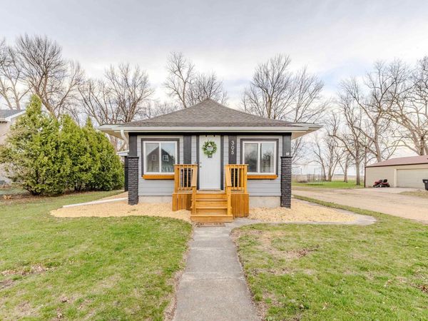 305 Ave D East , Lake Park, IA 51347