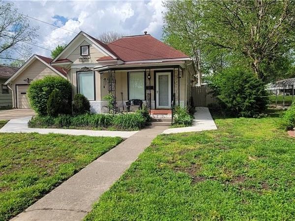 514 E Neosho Street, Iola, KS 66749