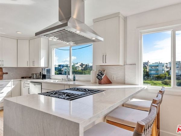 29 Lighthouse Street, Unit 2, Marina Del Rey, CA 90292