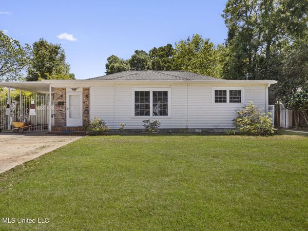 1633 Vine Street, Biloxi, MS 39531