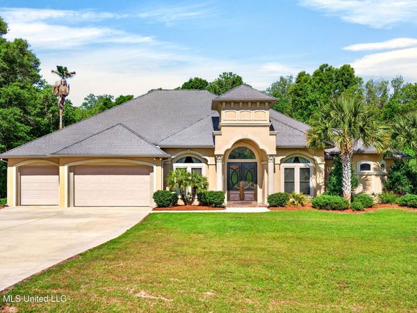 365 N Hill Drive, Carriere, MS 39426