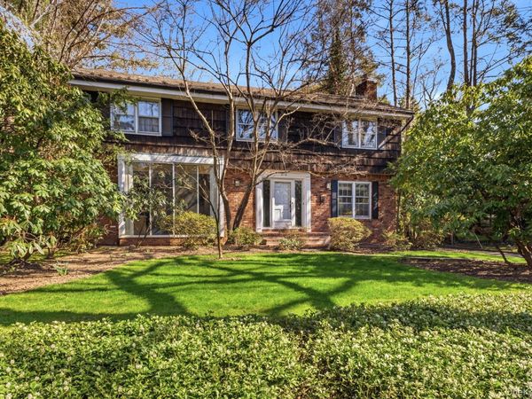 216 Clent Road , Great Neck, NY 11021