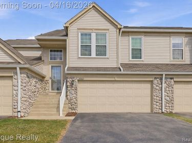 26625 Kirkway Circle, Woodhaven, MI 48183