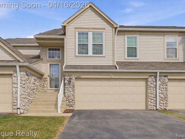 26625 Kirkway Circle, Woodhaven, MI 48183
