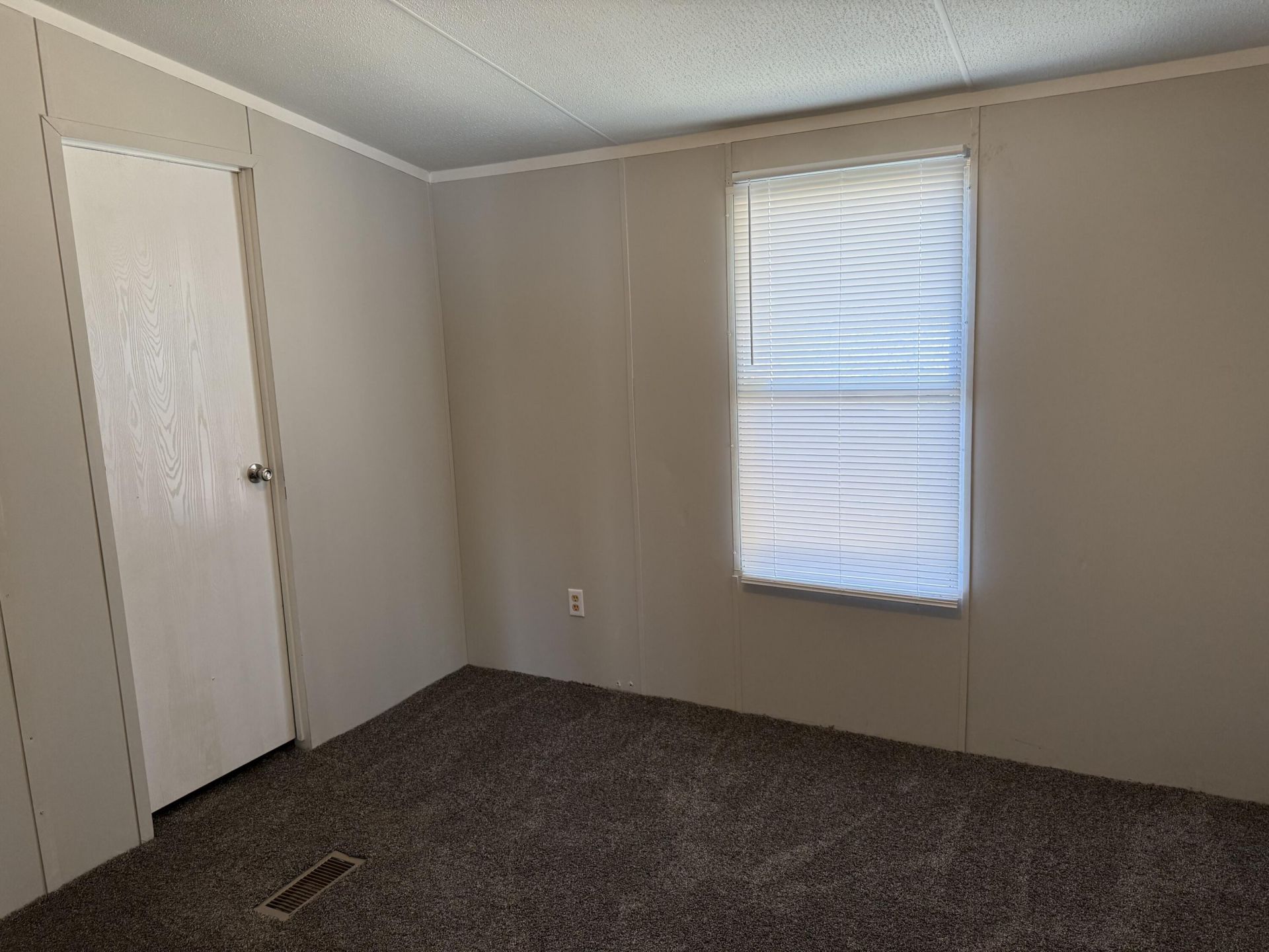 10685 Jefferies Highway Photo 11