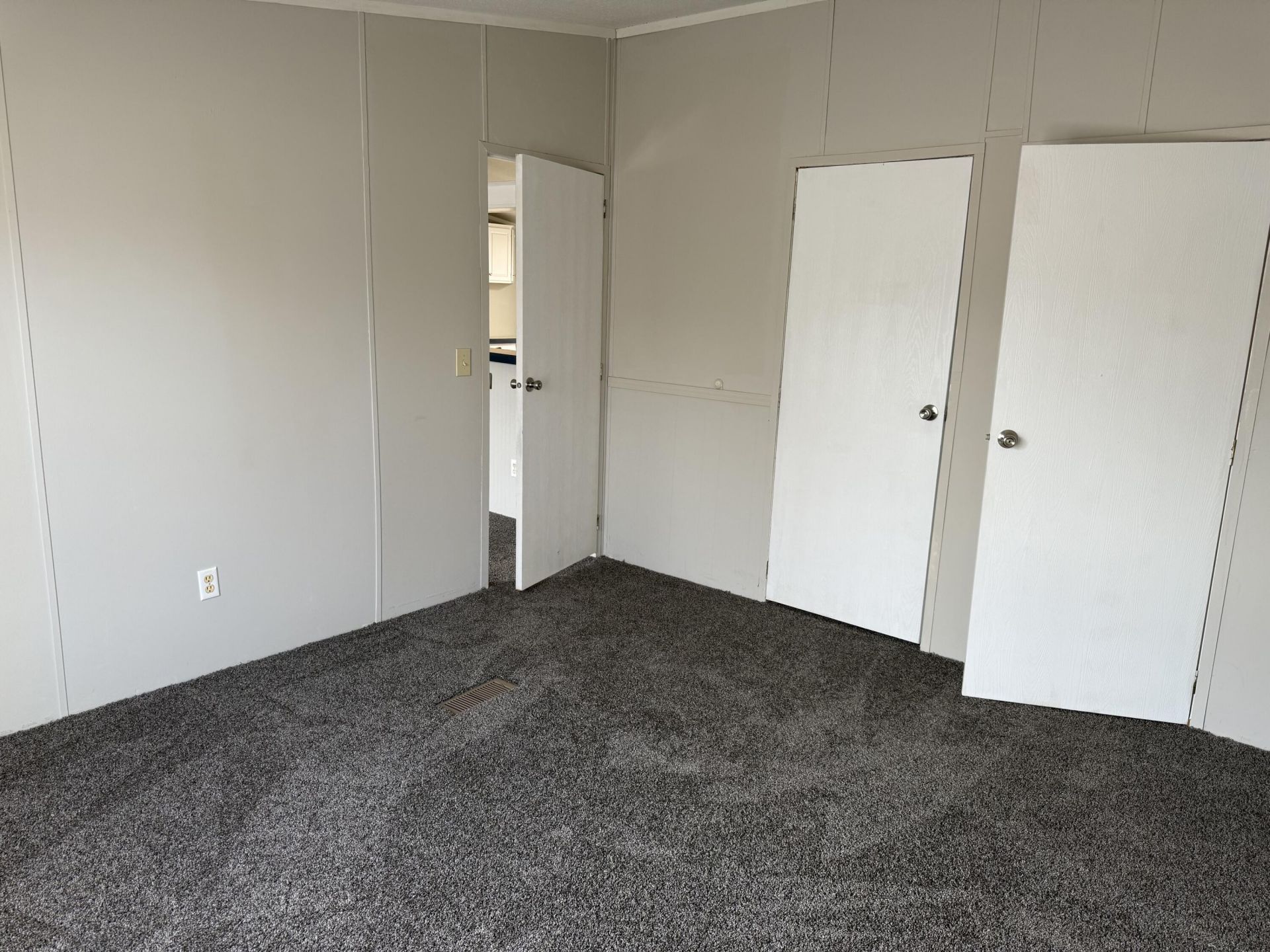 10685 Jefferies Highway Photo 18