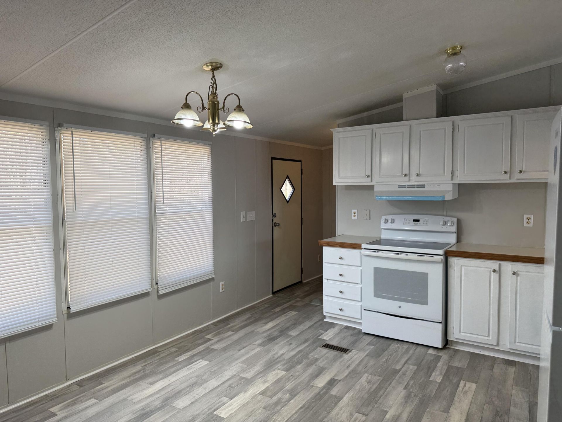 10685 Jefferies Highway Photo 4