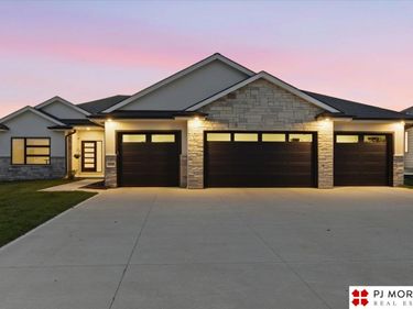 5414 Kestrel Parkway, Elkhorn, NE 68022