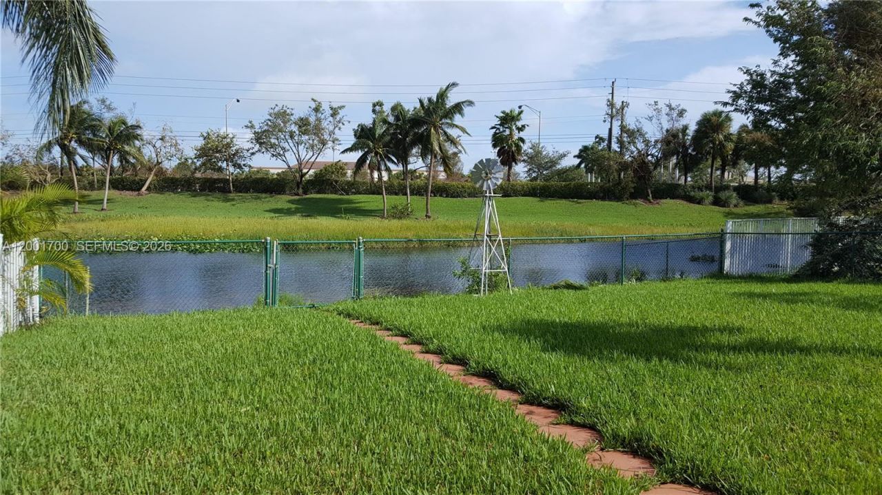 19409 NW 24th Pl, Pembroke Pines, FL 33029 Photo