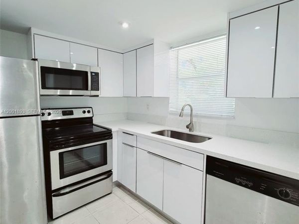 9375 Fontainebleau Blvd , Unit L107, Miami, FL 33172