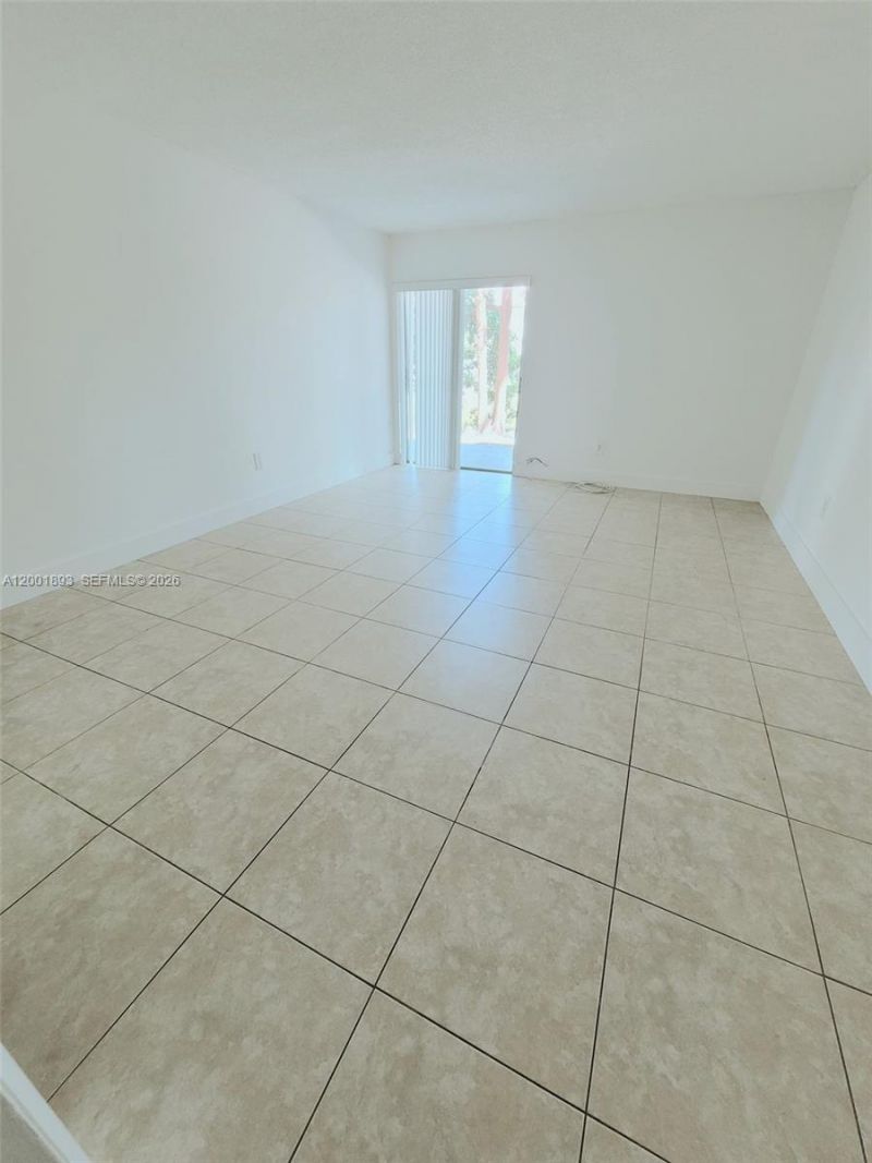 9375 Fontainebleau Blvd, Unit L107, Miami, FL 33172 Photo